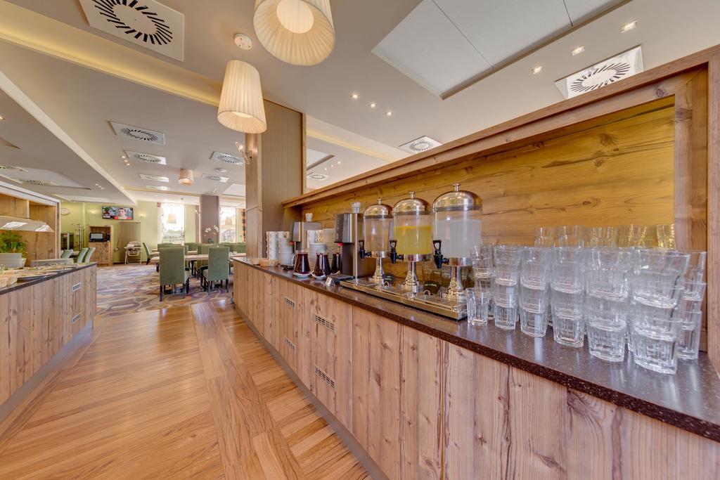 Mineral Hotel Malinowy Raj Solec Zdroj Ngoại thất bức ảnh
